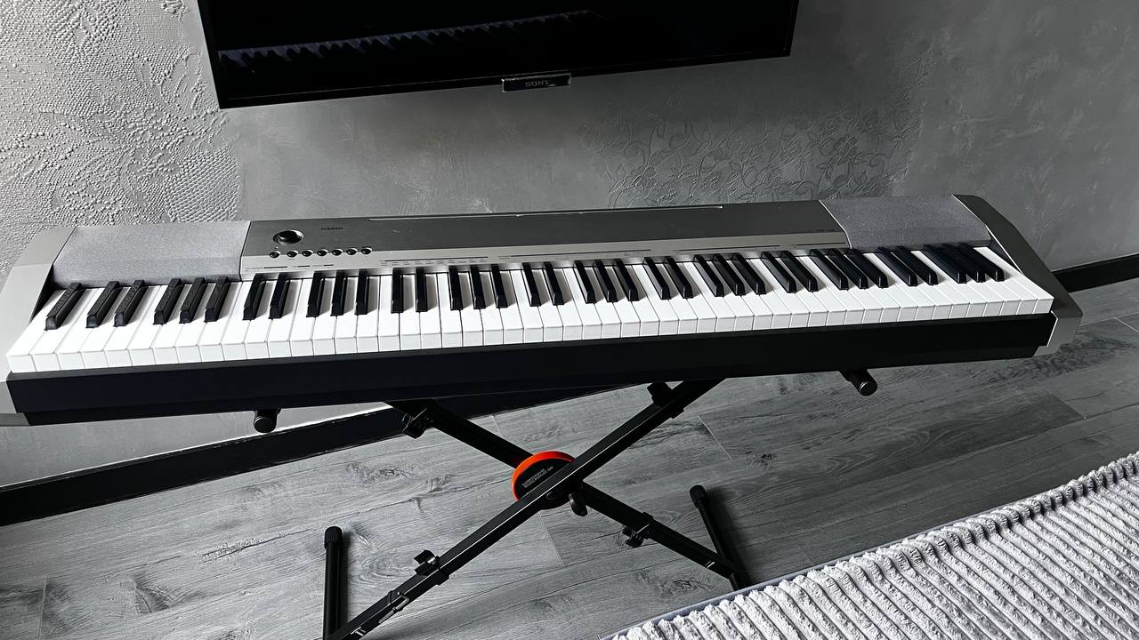 Casio CDP-130SR — ideal holatdagi raqamli pianino